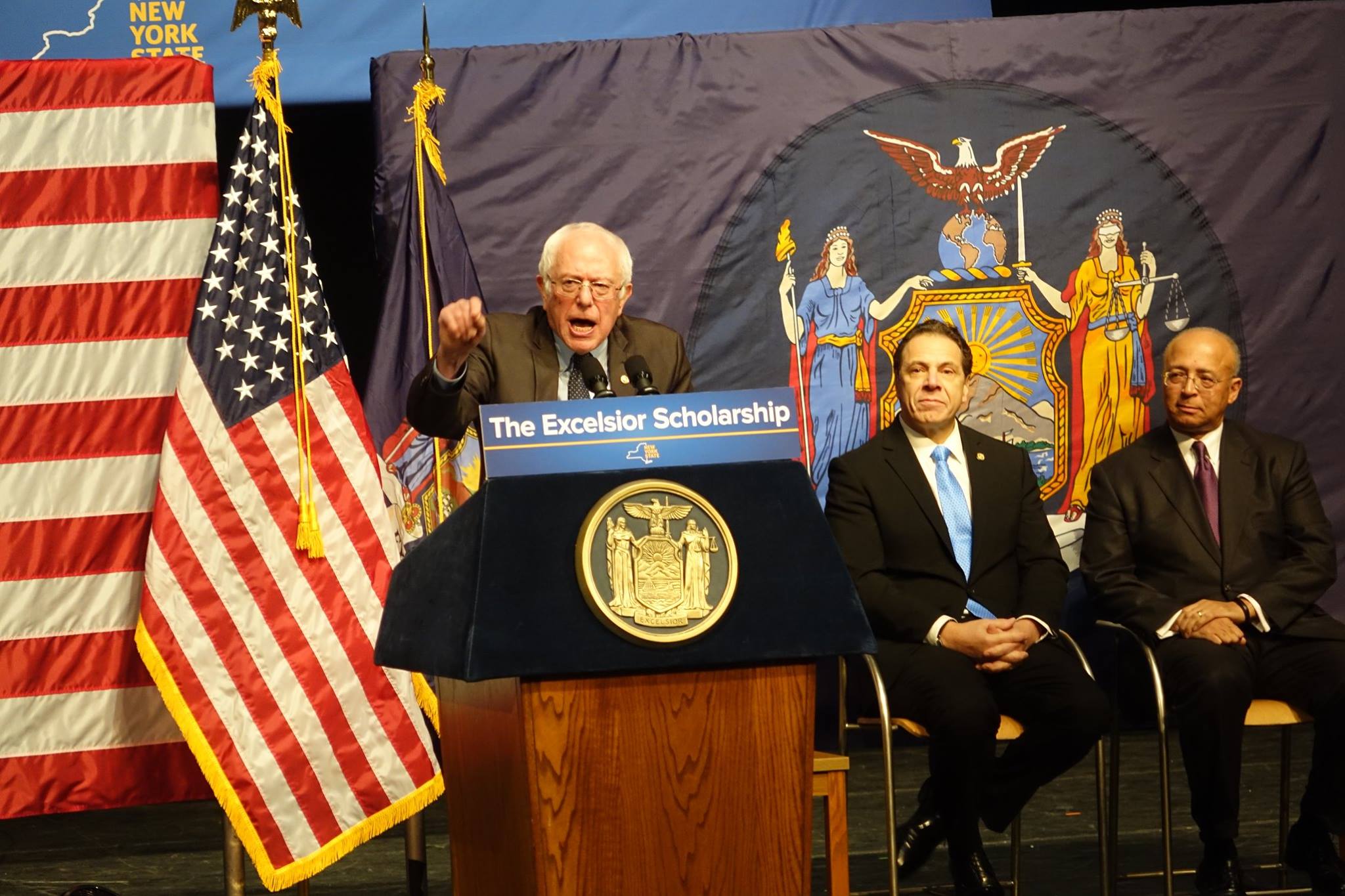 Cuomo Unveils a Program for Tuition-free Study at State and Local Public Colleges