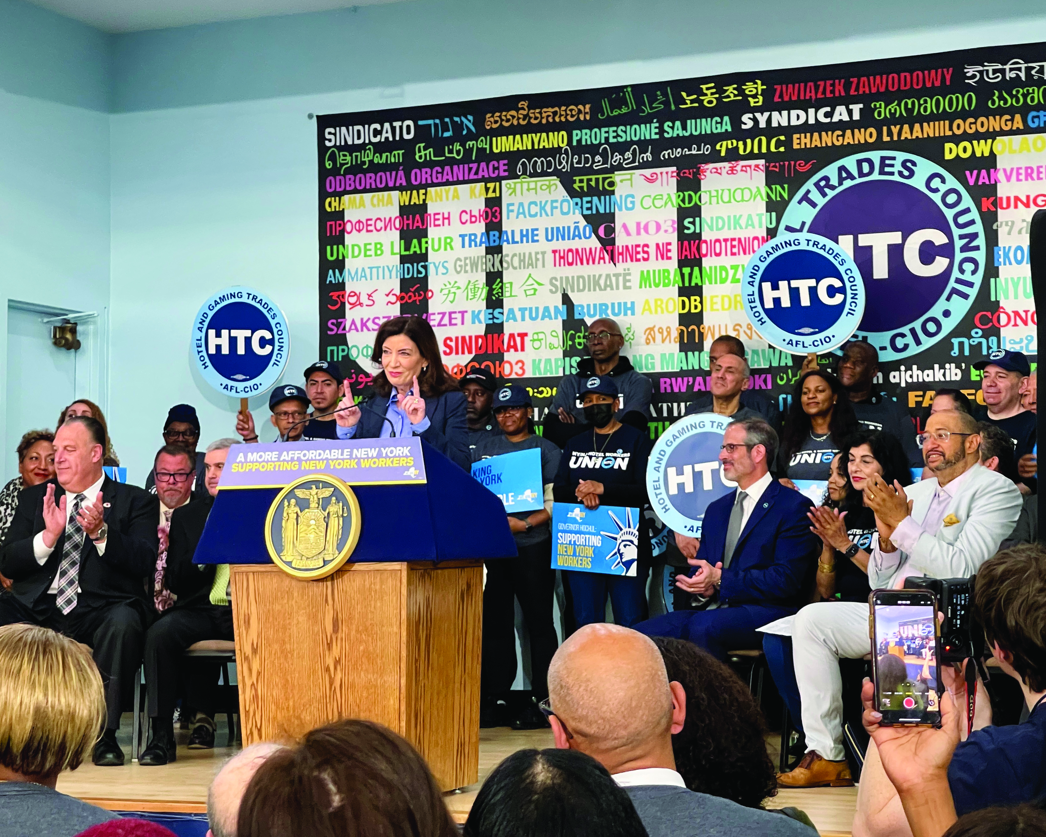 State Passes Budget, Raises Minimum Wage for Working New Yorkers