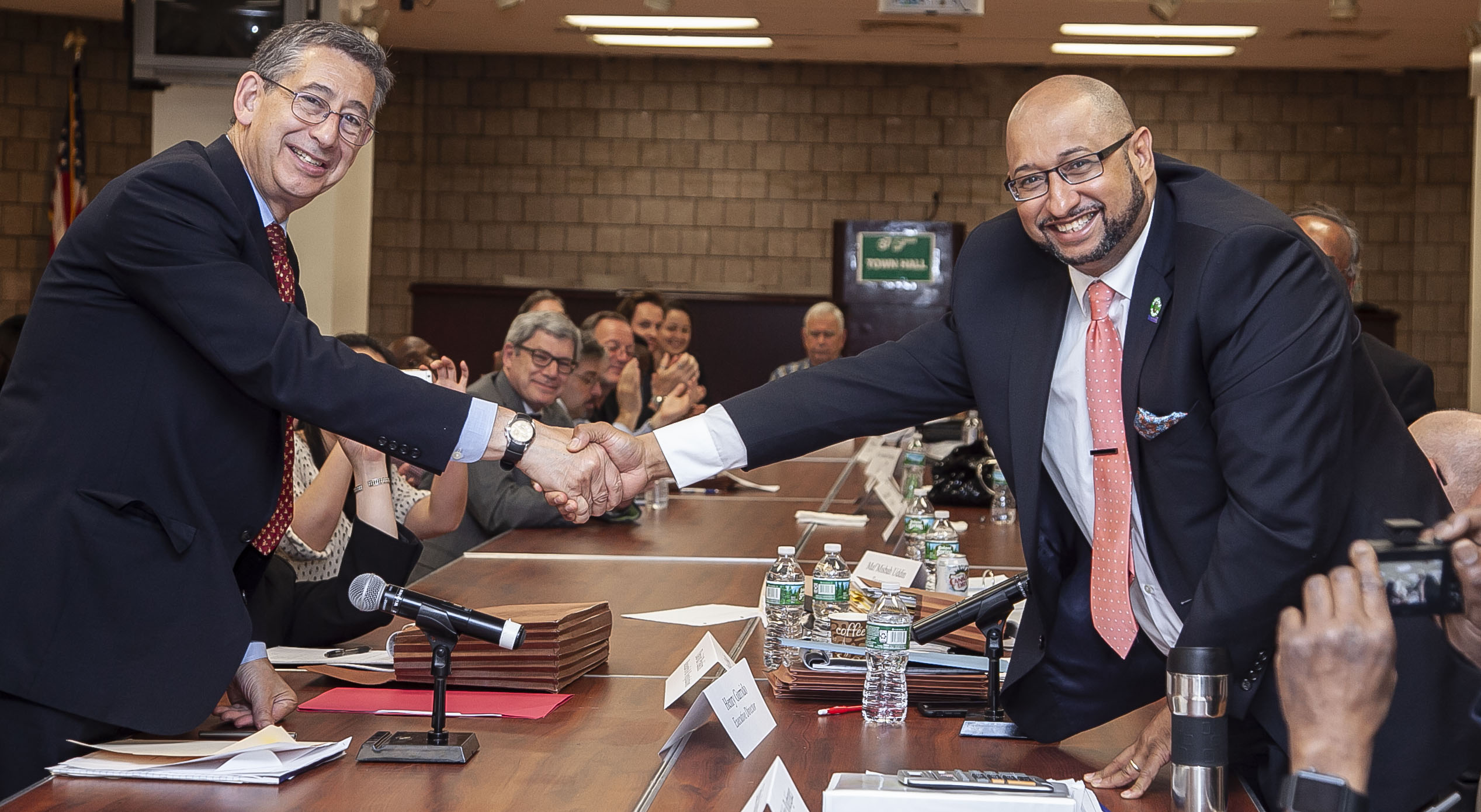 DC 37 Negotiates contract with City.