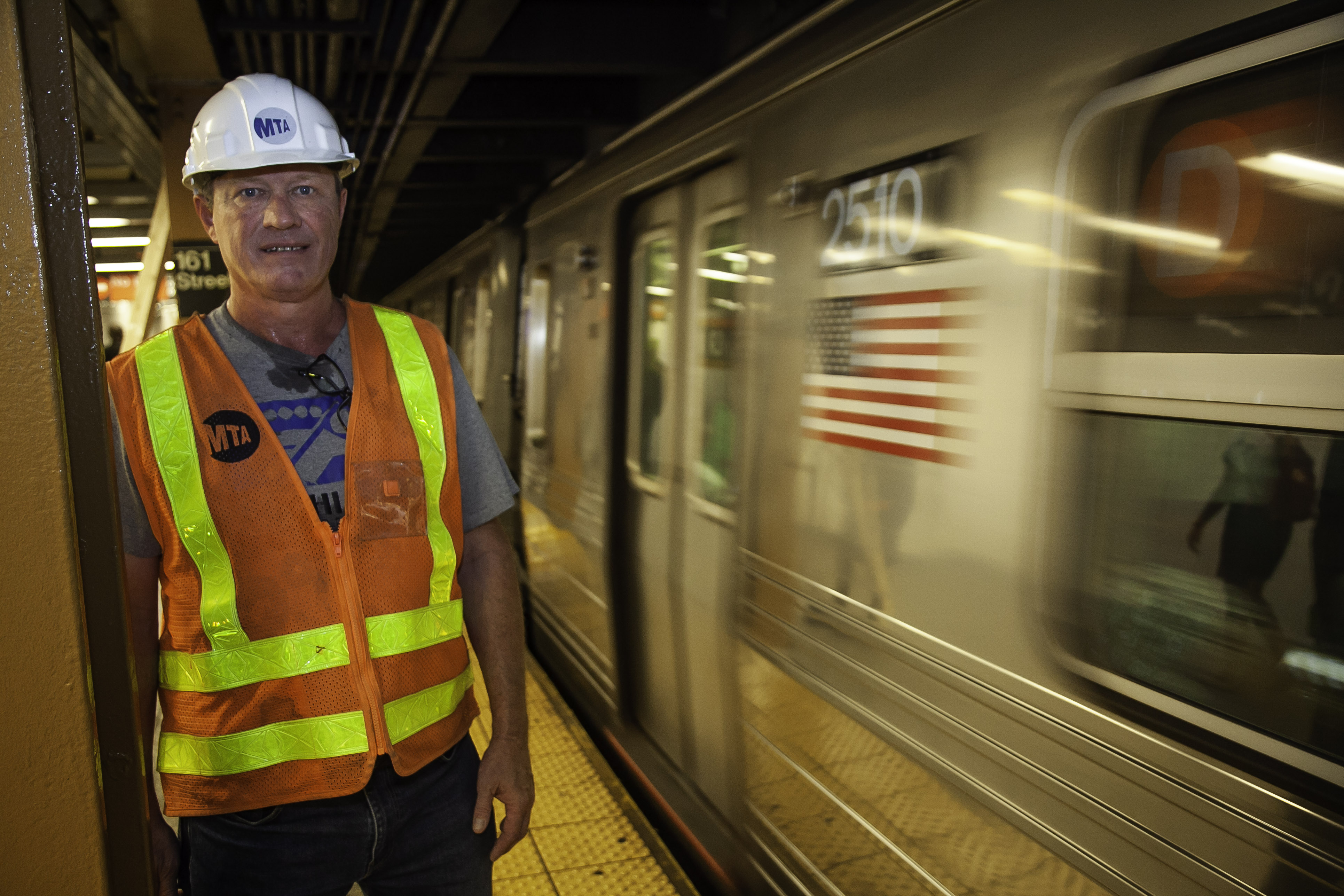 TA Worker Rescues Man Stuck on Subway Tracks